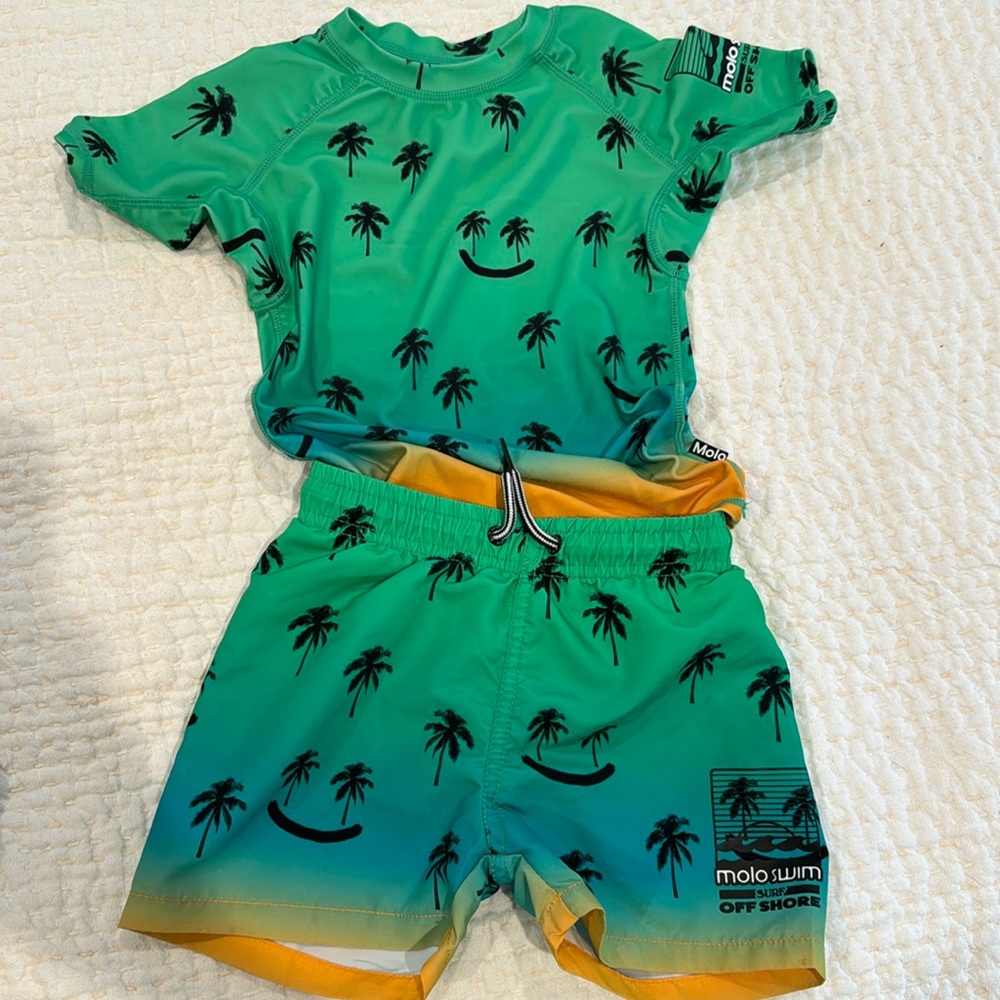 Rashguard and swim trunks set